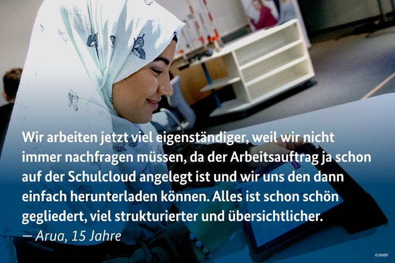 Am Nürnberger Dürer Gymnasium ist die Schul-Cloud bereits im Einsatz: Auf dem Digitalgipfel 2018 erzählen Lehrerin Anna Wagner und ihre Schülerinnen und Schüler, wie diese das Lehren und Lernen erleichtert. 