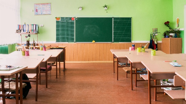 Klassenraum ohne Schüler