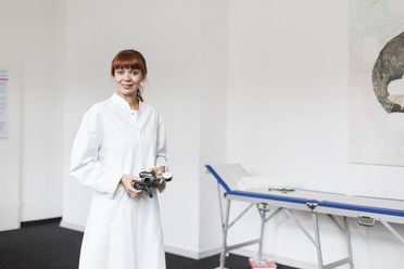 Obgleich sie bereits mehrere Jahre auf einer kinderchirurgischen Station eines Krankenhauses in Russland tätig war, durfte Lidiia Skurat ihren Beruf in Deutschland zunächst nicht ausüben. Nach einem Anpassungslehrgang und vielen Praxisstunden in einem Kra